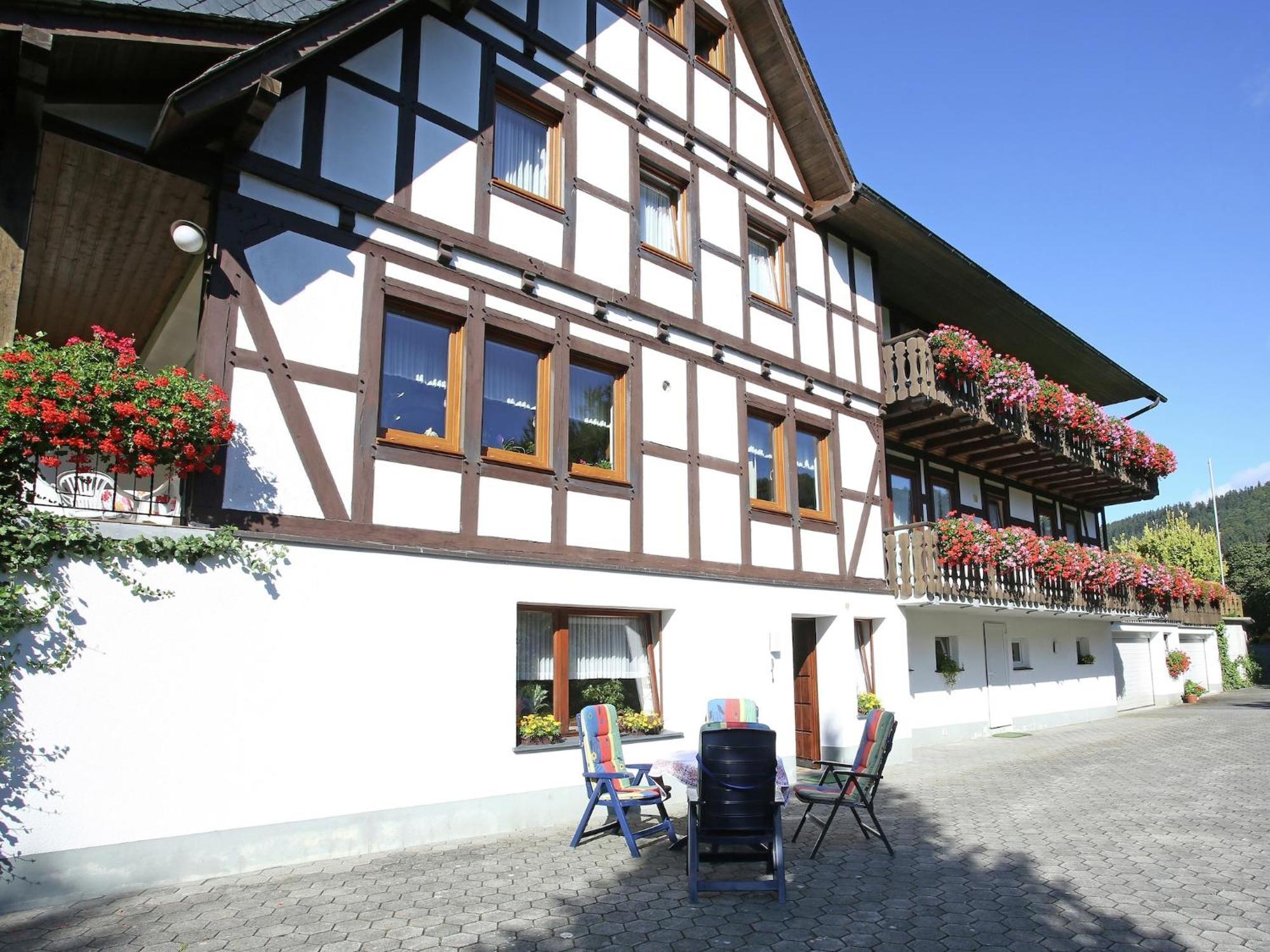 Modern Apartment In Sauerland With Balcony Schmallenberg Exteriör bild