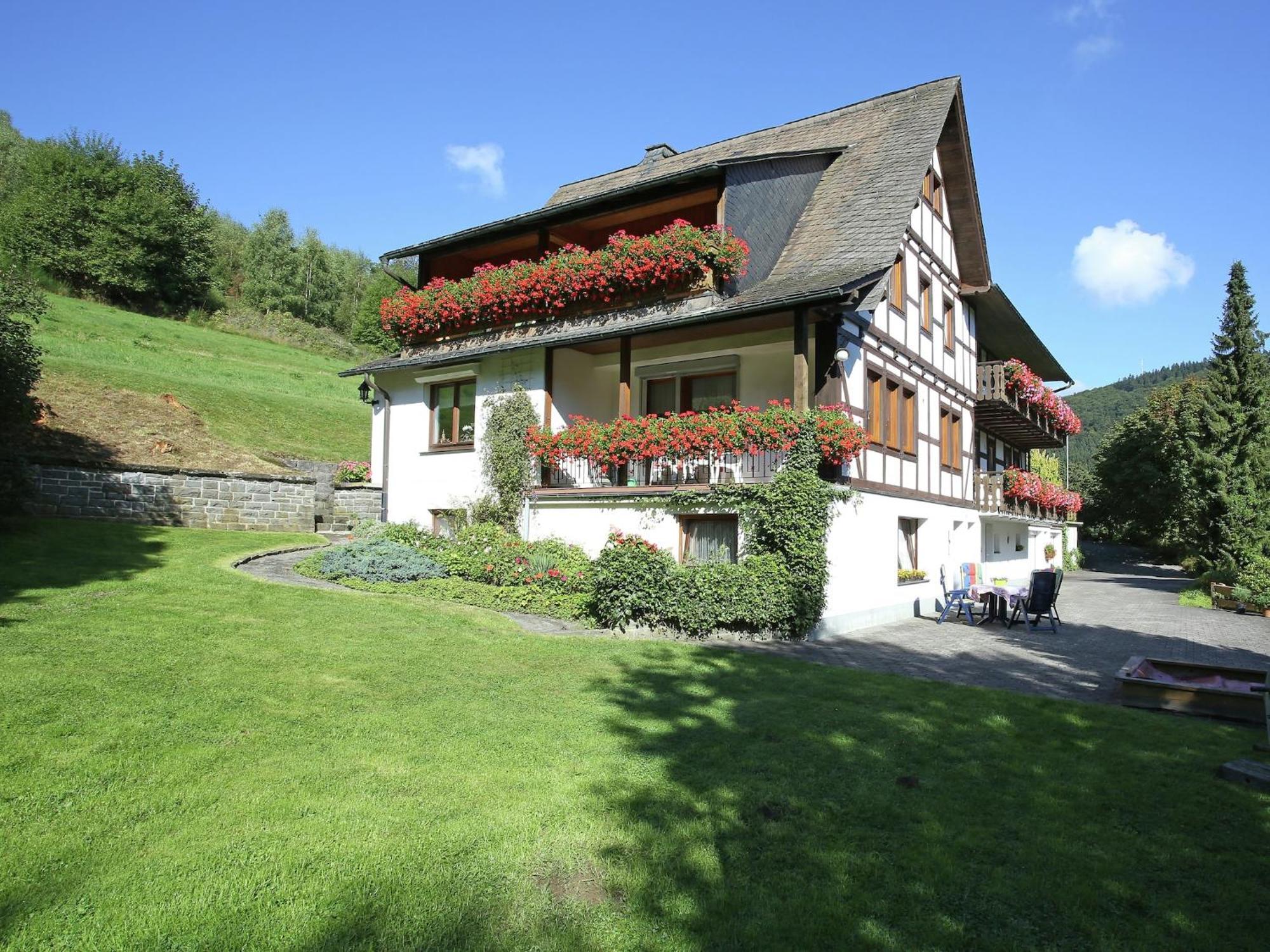 Modern Apartment In Sauerland With Balcony Schmallenberg Exteriör bild